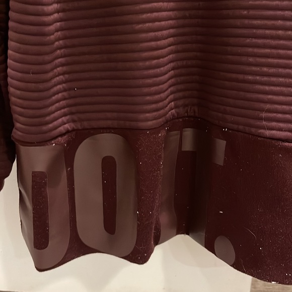 NEW NEVER WORN Nike dri fit maroon just do it pullover - Picture 3 of 3